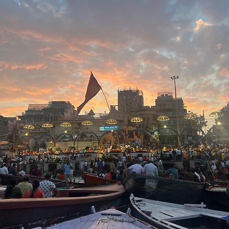 The Ramayana Hotel, Ayodhya Exteriör bild
