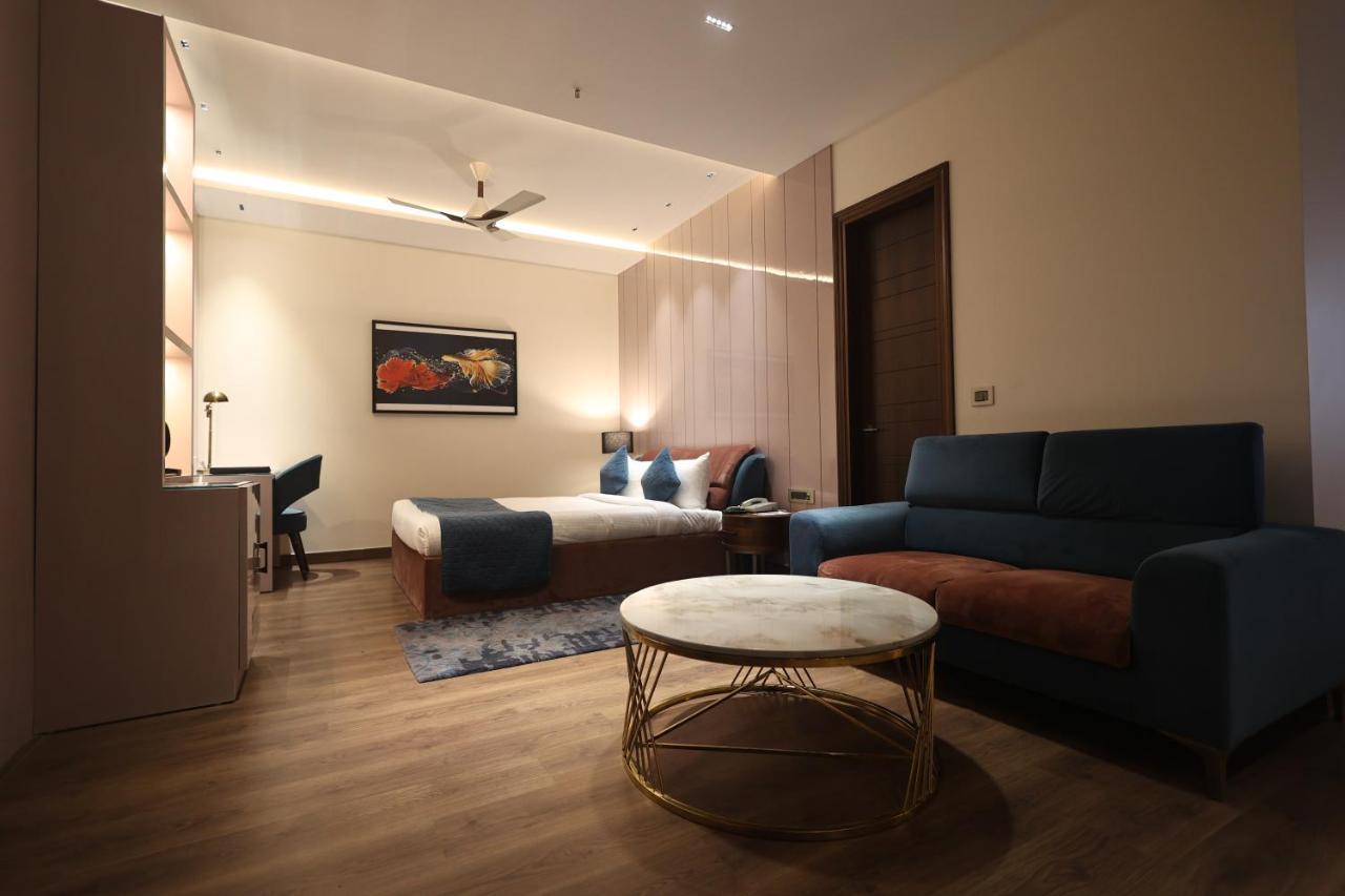 The Ramayana Hotel, Ayodhya Exteriör bild