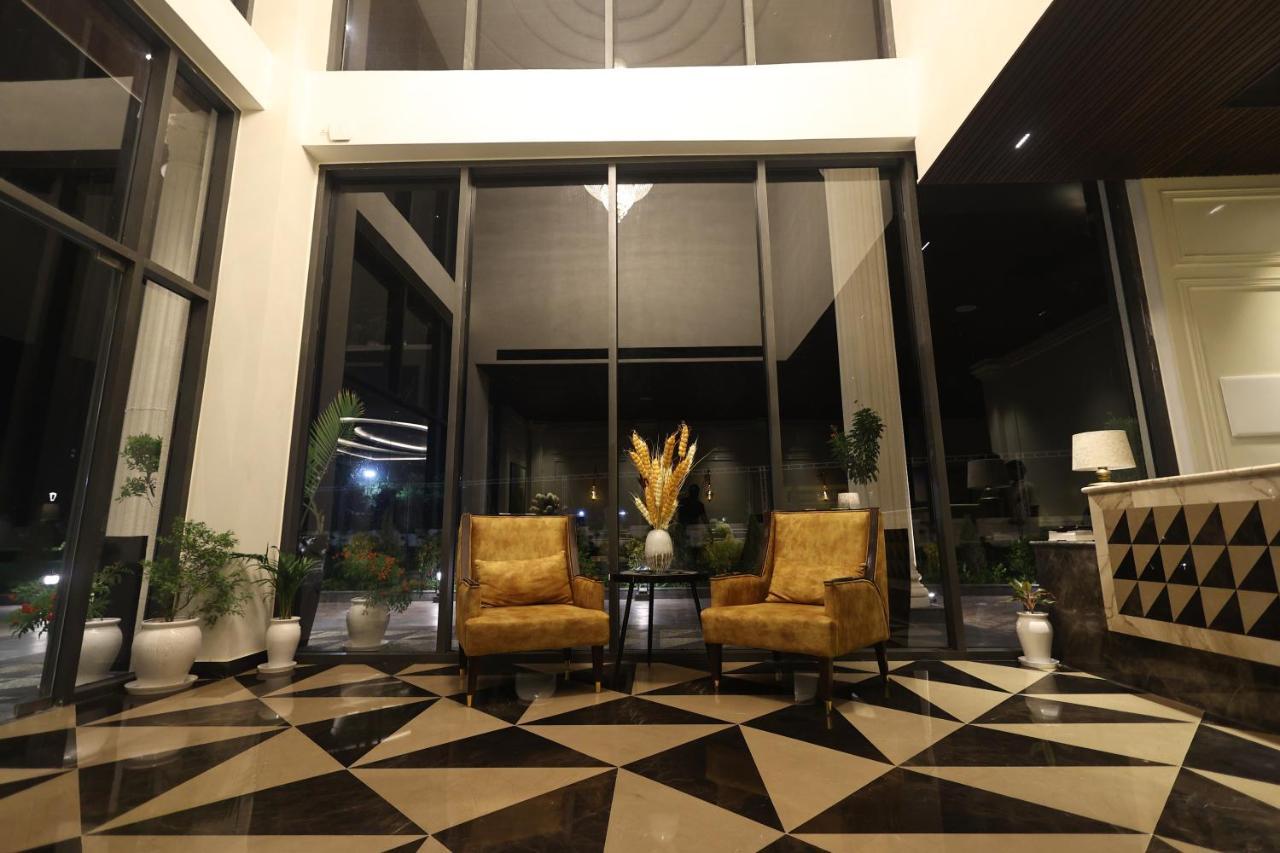The Ramayana Hotel, Ayodhya Exteriör bild