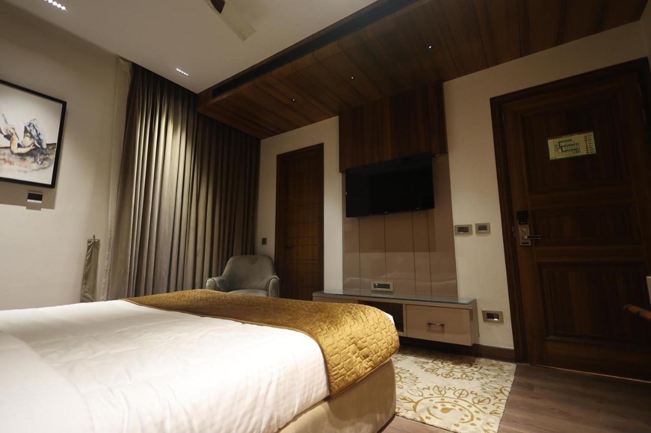 The Ramayana Hotel, Ayodhya Exteriör bild