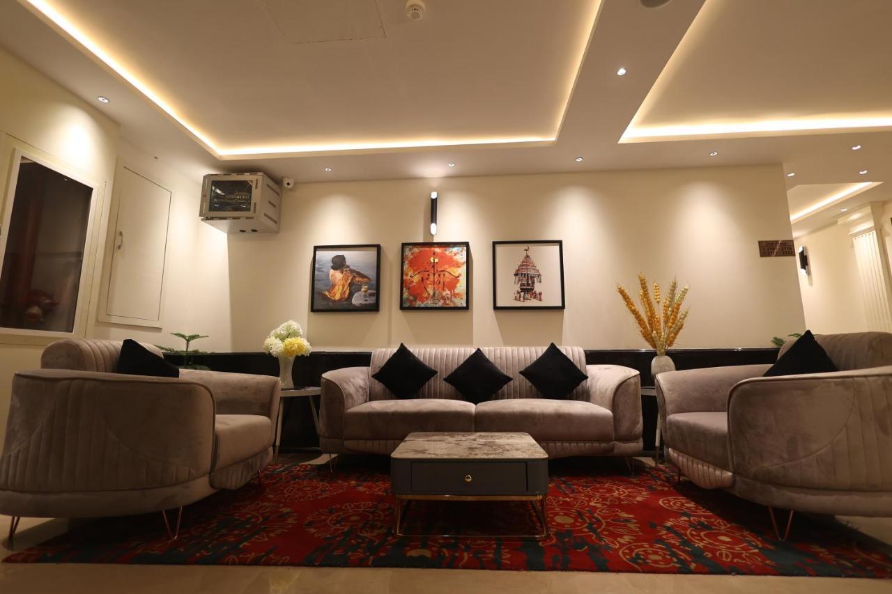 The Ramayana Hotel, Ayodhya Exteriör bild