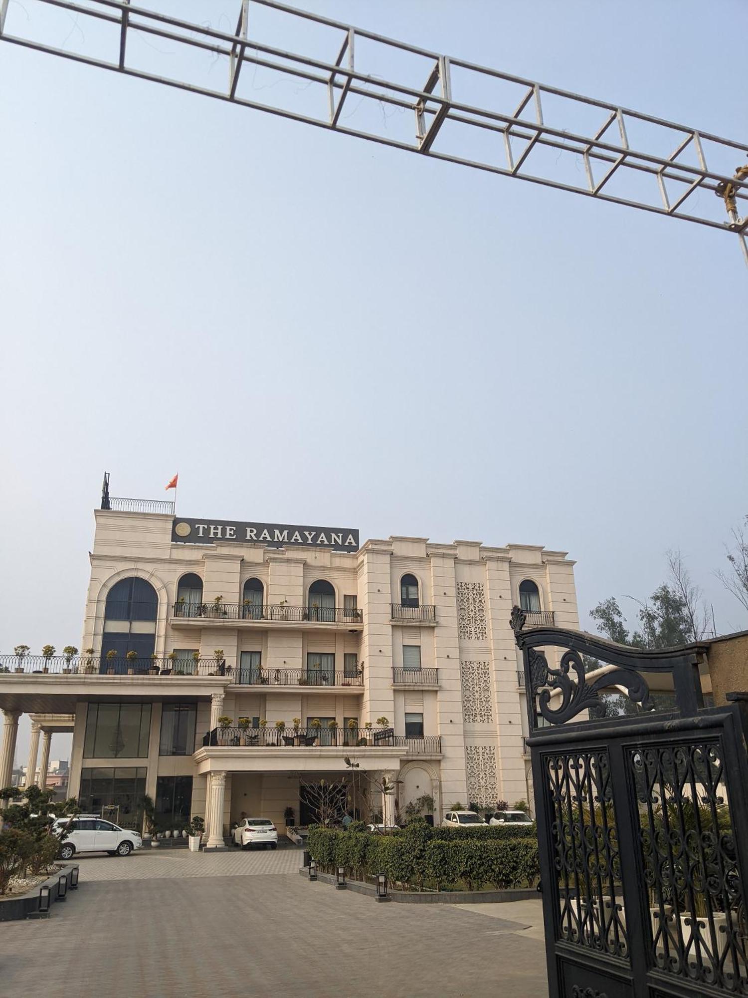 The Ramayana Hotel, Ayodhya Exteriör bild
