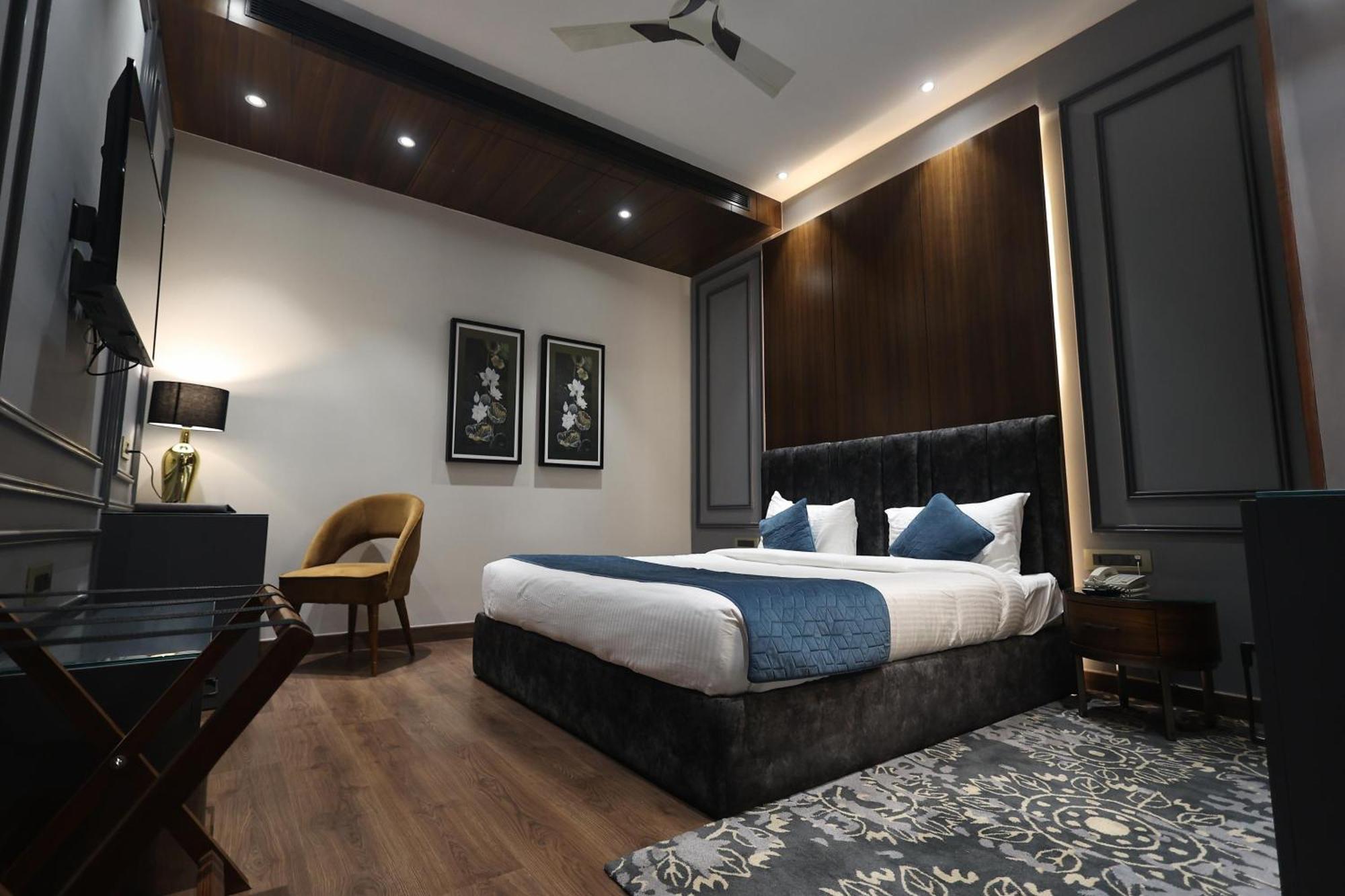 The Ramayana Hotel, Ayodhya Exteriör bild