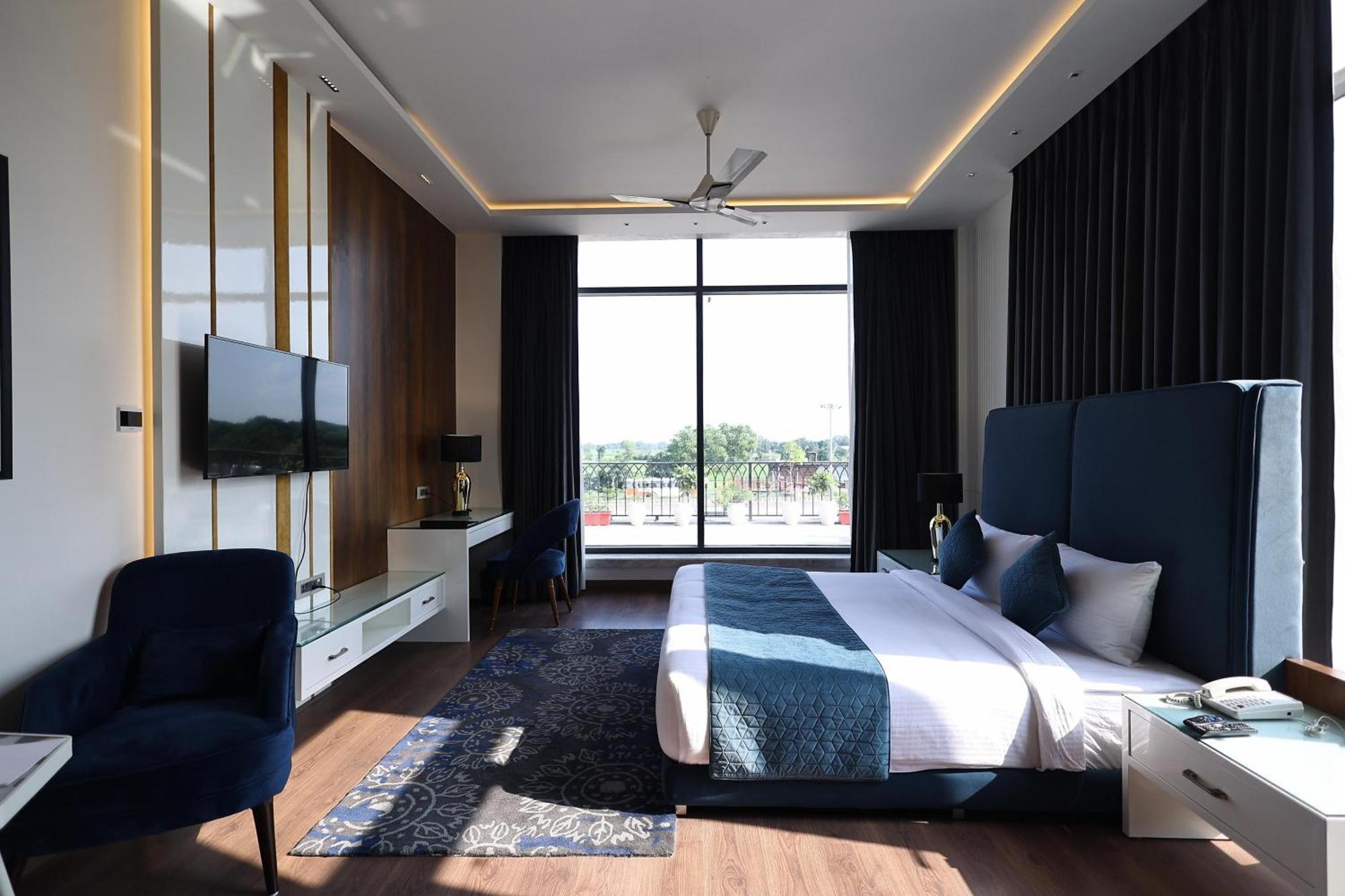 The Ramayana Hotel, Ayodhya Exteriör bild