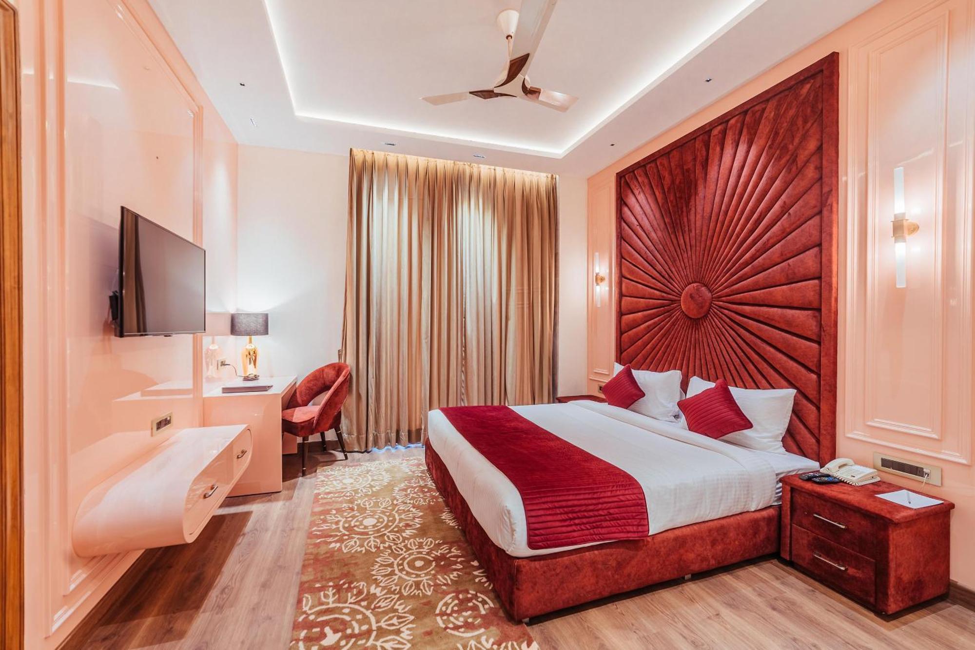The Ramayana Hotel, Ayodhya Exteriör bild