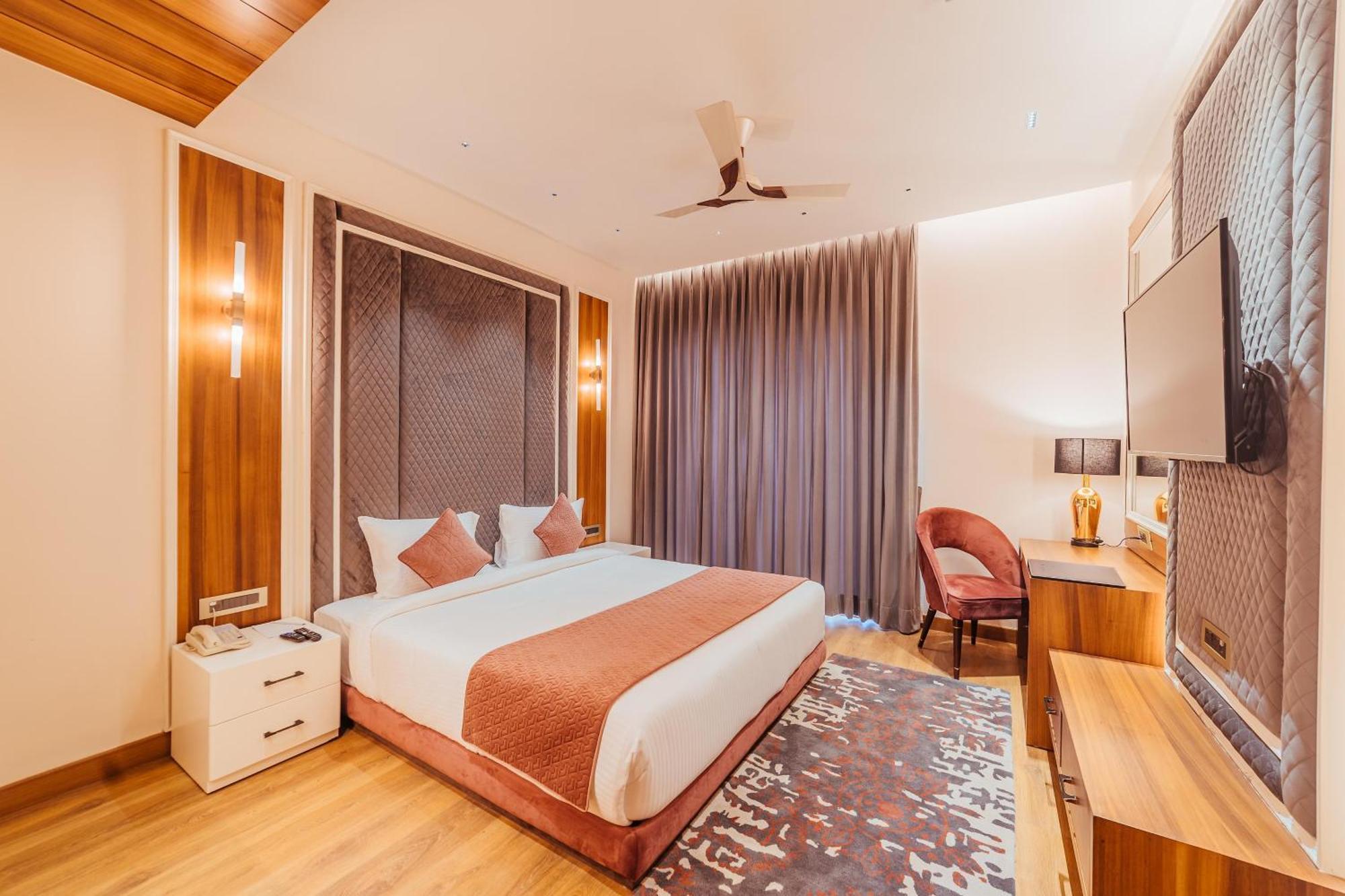 The Ramayana Hotel, Ayodhya Exteriör bild