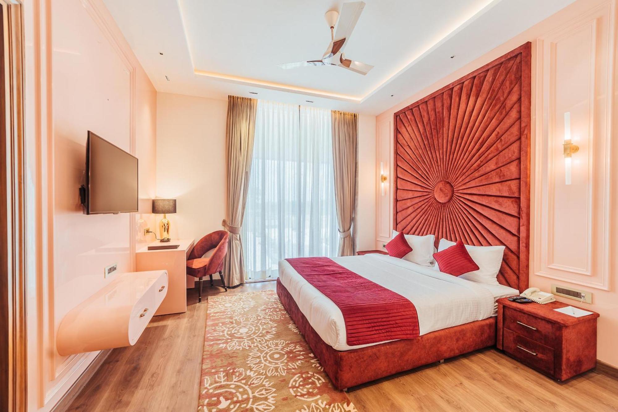 The Ramayana Hotel, Ayodhya Exteriör bild